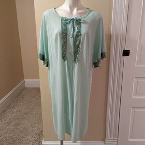 Vintage Dutchmaid mint green with gold trim night overcoat size XL